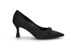 Elegant pumps