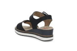 Klassisk og komfortabel kilesandal