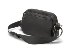 Sporty crossbody veske