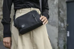 Sporty crossbody veske
