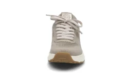 Sporty sneaker