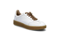 Sporty sneaker