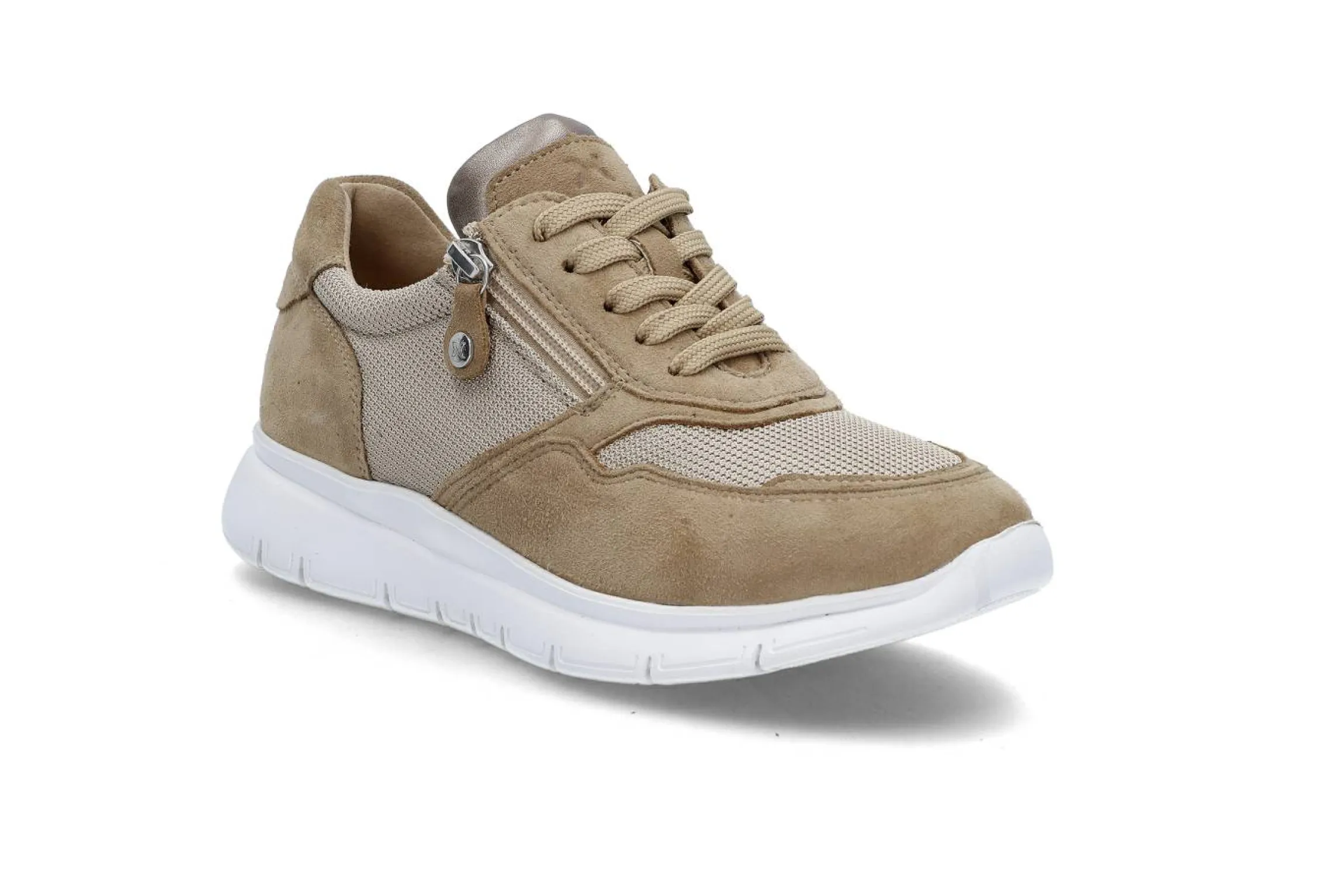 Sporty sneaker