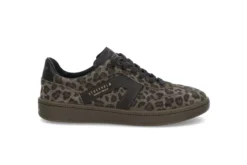 Trendy sneakers